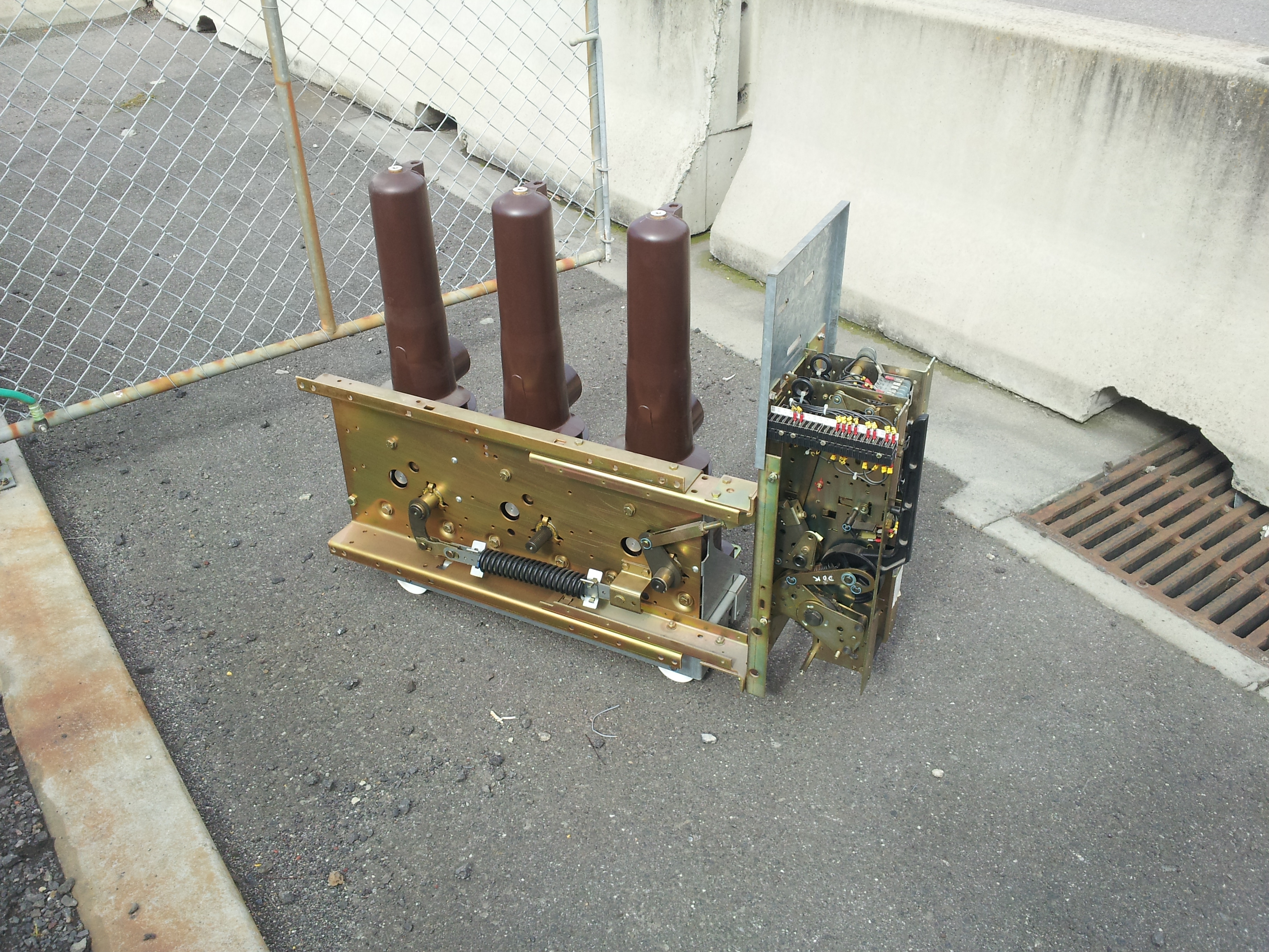 Replacement 22kV SF6 circuit breaker mechanism